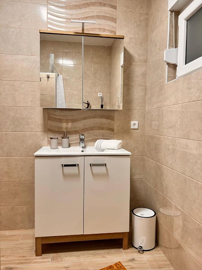 Apartmani Tin Starigrad Paklenica Exterior photo